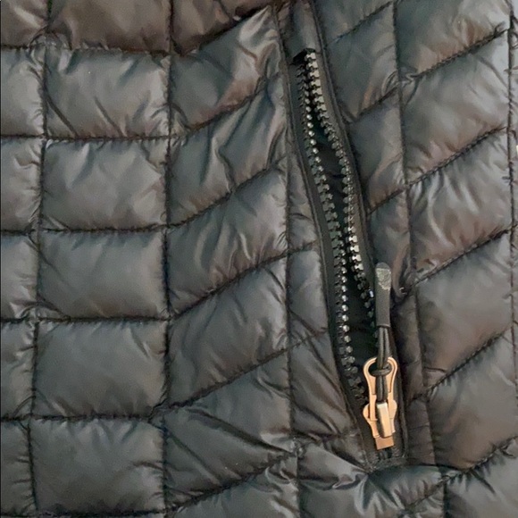 Reebok black winter jacket - Picture 3 of 4